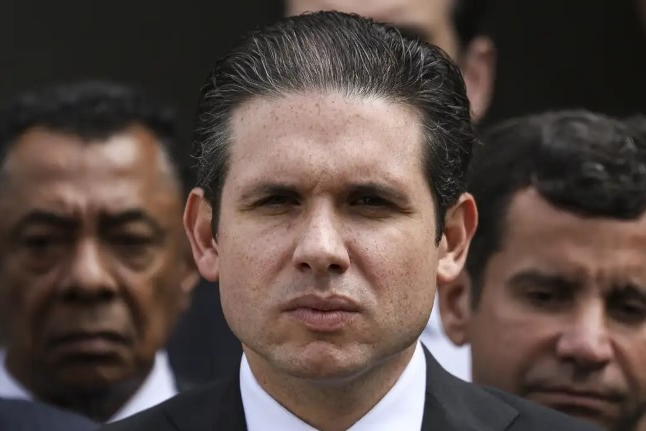 Hugo Motta diz que providências sobre Zambelli já estão sendo tomadas