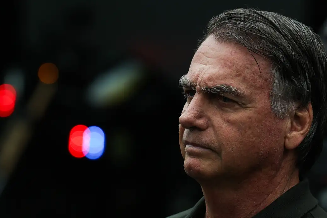 Defesa de Bolsonaro pede fim de medidas cautelares após exclusão de denúncia do PGR