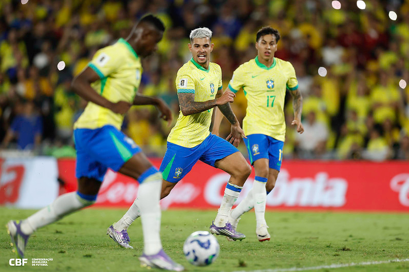 Brasil vence Chile por 3 a 0 no Maracanã; Kaio Jorge estreia pela Seleção