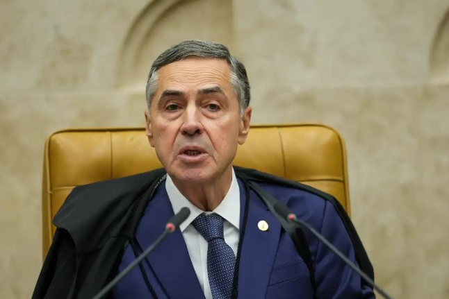 Barroso elogia atuação de Moraes e diz que STF evitou colapso institucional no Brasil