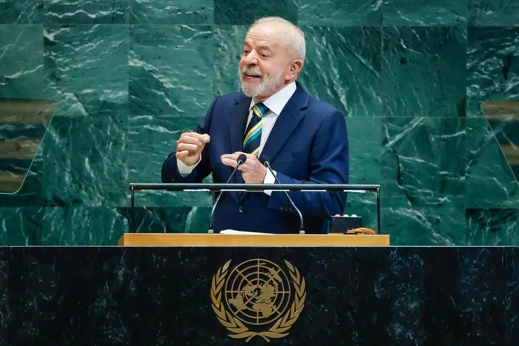 Lula diz que soberania é inegociável e repudia falsos patriotas
