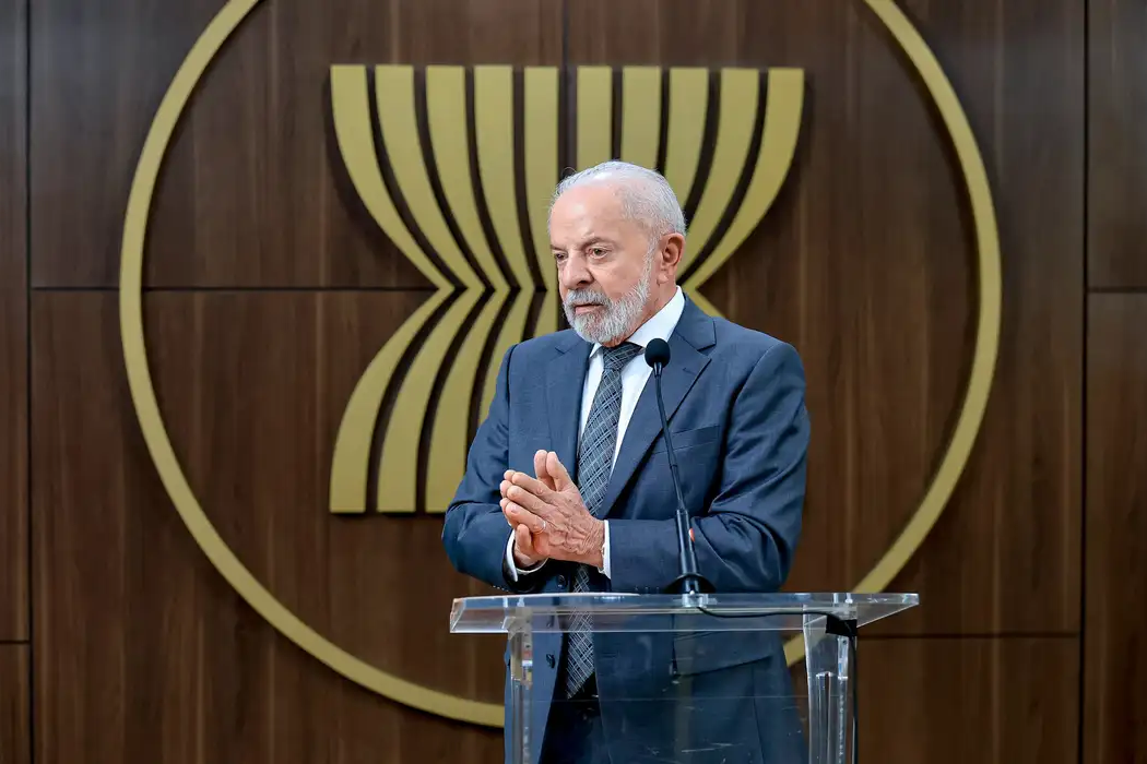 Lula quer discutir com Trump sanções dos EUA a ministros do STF