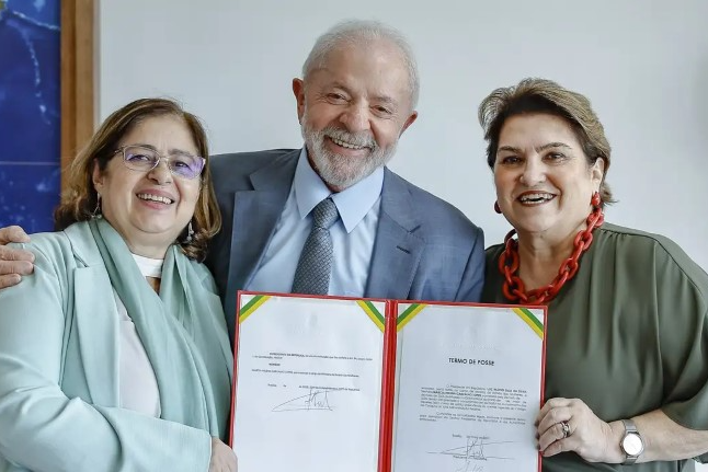 Lula empossa Márcia Lopes como nova ministra das Mulheres