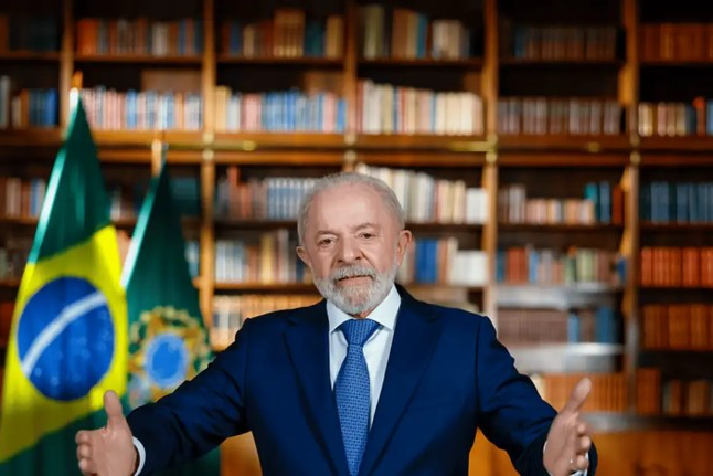 Lula classifica tarifa de Trump como “chantagem inaceitável” e promete resposta com diplomacia