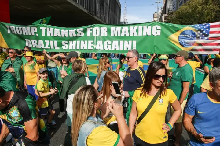 Ato em SP pede anistia a réus do 8/1, exalta Trump e endossa tarifas dos EUA contra o Brasil