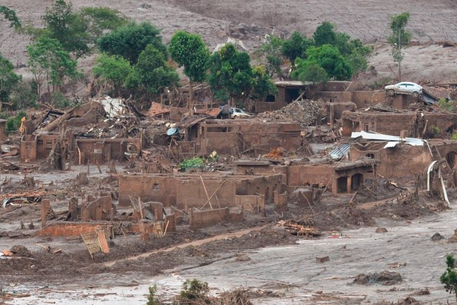 Governo lança programa de saúde para vítimas do desastre de Mariana