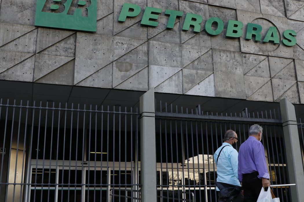 Petrobras entrará com recurso contra suspensão de conselheiro