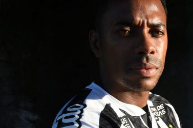 Defesa de Robinho entra com HC no Supremo contra prisão por estupro