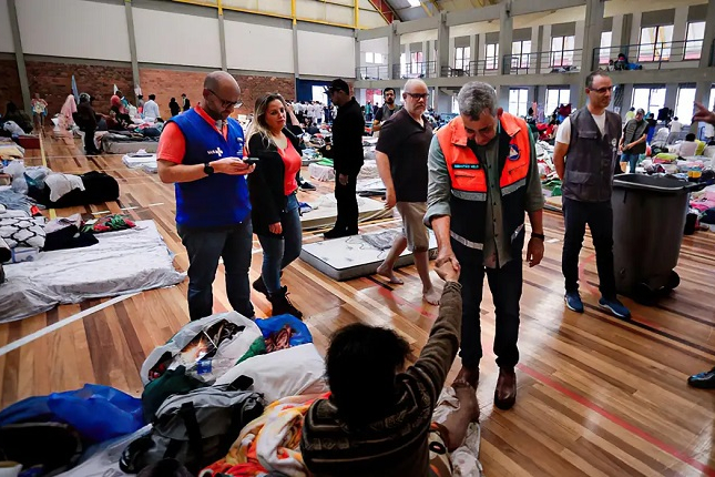 Gaúchos atingidos por enchentes têm documentos emitidos gratuitamente