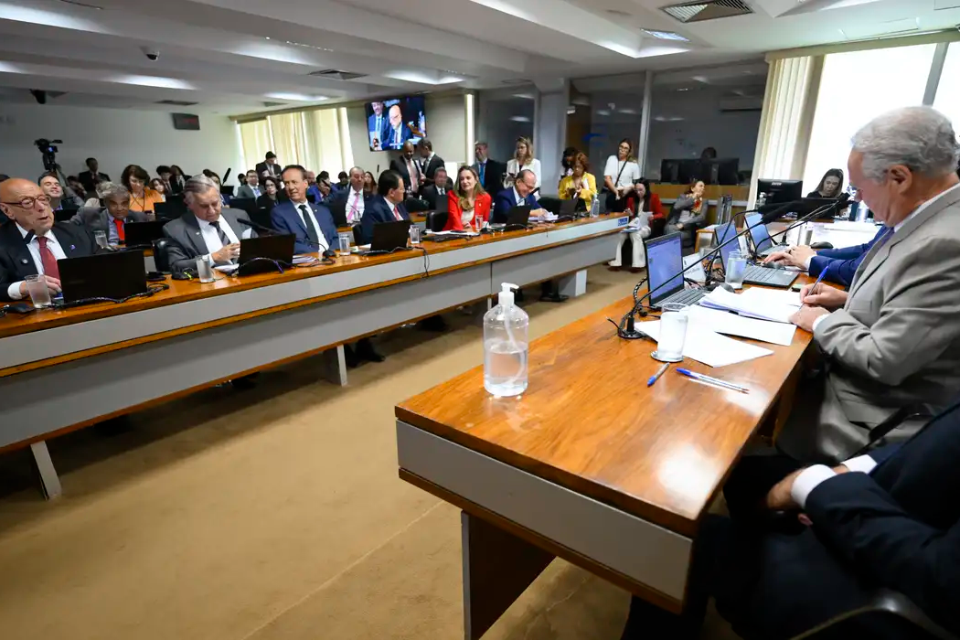 Senado aprova isenção do Imposto de Renda para quem ganha até R$ 5 mil