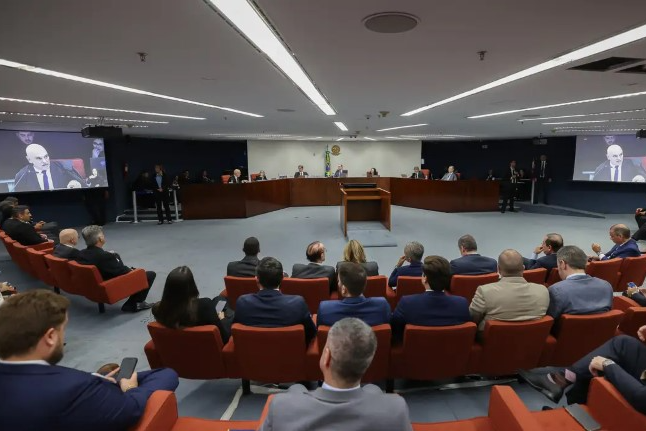 STF torna mais sete réus por trama golpista; total chega a 21, incluindo Bolsonaro