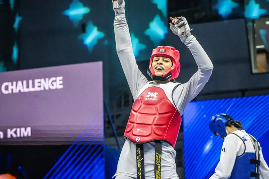 Maria Clara Pacheco conquista ouro e encerra jejum de 20 anos do Brasil no Mundial de Taekwondo